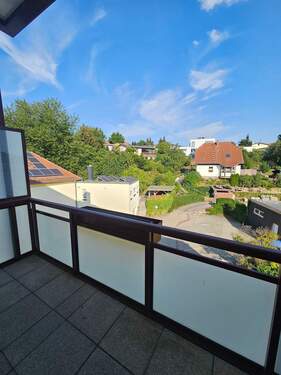 Blick vom Balkon - schöne 3 Raum- Wohnung mit Balkon in Zentrumnähe!