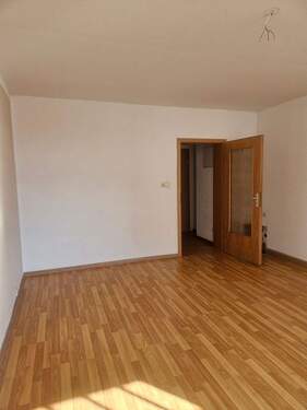 Wohnzimmer - 3 Zimmer Etagenwohnung in Döbeln