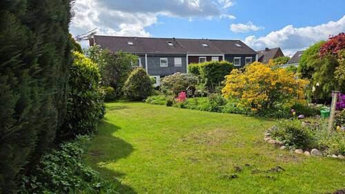 Idyllischer Gartenbereich - 