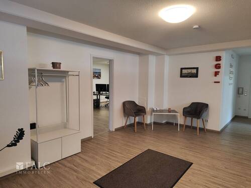 Flur - 3 Zimmer Büro in Waghäusel