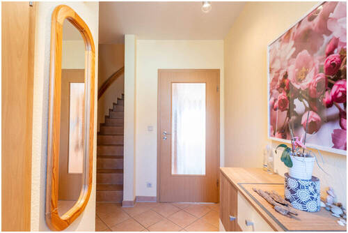 Hauseingangsflur - 4 Zimmer Reihenmittelhaus in Elmshorn