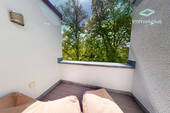 Dachterrasse mit Blick ins Grüne und Privatsphäre - 