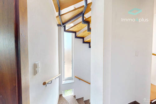Lichtdurchflutetes Treppenhaus - 