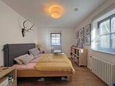 Schlafzimmer mit Holzielenboden ... - 