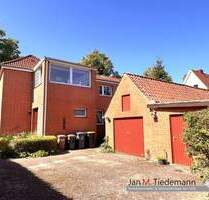 Käuferprovisionsfrei: Familiendoppelhaushälfte mit Einliegerwohnung und Keller auf großen Eigenlandgrundstück mit Potential - Groß Grönau