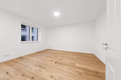 Wohn-/ Schlafzimmer mit Küche - 