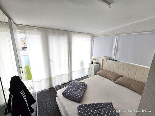 Schlafzimmer mit Zugang Dachterasse - 
