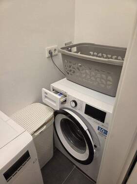 Laundry or Utility room - 