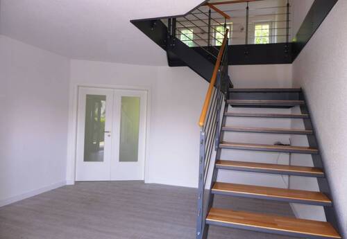 Flur Haupthaus - Mehrfamilienhaus, Wohnhaus mit 200,00 m&sup2; in Nienhagen zum Kaufen