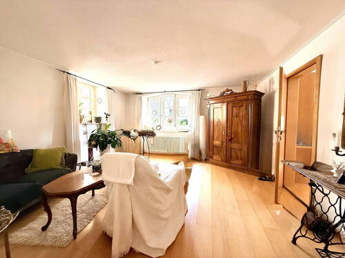 Wohnzimmer - 4 Zimmer Etagenwohnung in Staufen im Breisgau