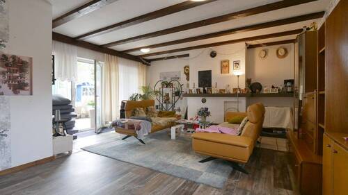 V1671 Wohnzimmer - 8 Zimmer Mehrfamilienhaus, Wohnhaus zum Kaufen in Visbek