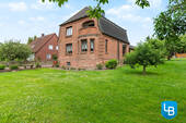 Hausansicht - 7 Zimmer Mehrfamilienhaus, Wohnhaus zum Kaufen in Ascheberg (Holstein)