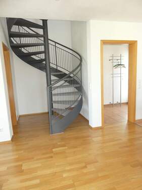 Treppe praktisch und schön - 