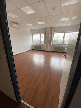 Bürofläche - Büro mit 313,00 m&sup2; in Frankfurt am Main zur Miete