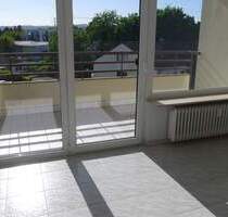 FrankfurtM- Sossenheim 3 Zimmer Wohnung mit Loggia und EBK - Frankfurt am Main