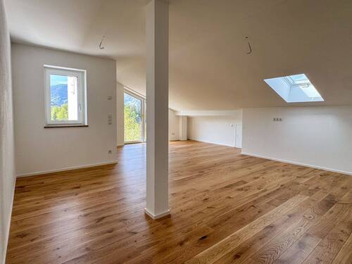 Wohnen/Kochen/Essen - Außergewöhnliche Dachgeschosswohnung mit Panoramaausblick, Dachterrasse und eigenem Garten!