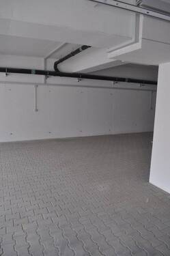 Tiefgaragenstellplatz - 