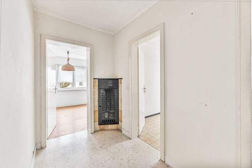 Flur EG r. - Mehrfamilienhaus, Wohnhaus mit 267,00 m&sup2; in Leutenbach zum Kaufen