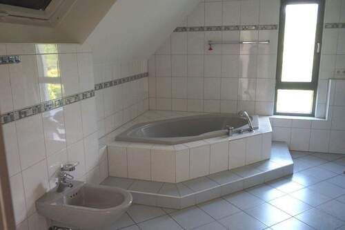 Bad OG - Einfamilienhaus mit 235,00 m&sup2; in Oberkirch zur Miete