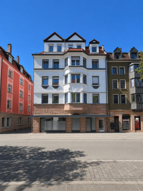 Parkplätze vorm Haus.png - Charmante 2 Zi-Wohnung mit Dachterrasse