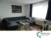 gemütlicher Wohnbereich - Gepflegte Etagenwohnung in ruhigem Haus mit Fahrstuhl und kleinem Sonnenbalkon, ca.62m².