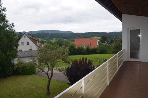Ausblick vom Balkon - 5 Zimmer Etagenwohnung zum Kaufen in Jungingen