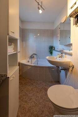 Bad Einliegerwohnung Obergeschoß - 