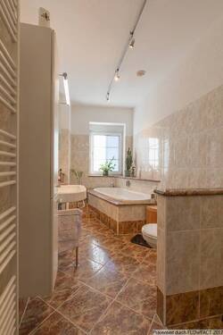 Bad Vorderhaus Obergeschoß - 