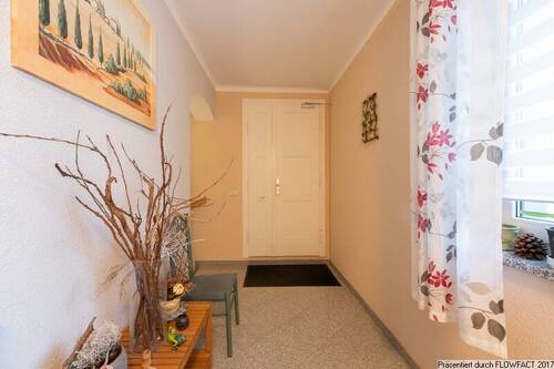 Eingang zur Einliegerwohnung im Obergeschoss - 