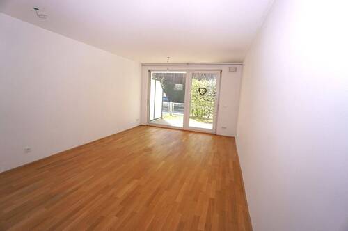 Wohnzimmer Ansicht 1 - 2 Zimmer Etagenwohnung in Unterhaching