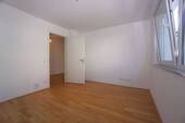 Schlafzimmer Ansicht 2 - 