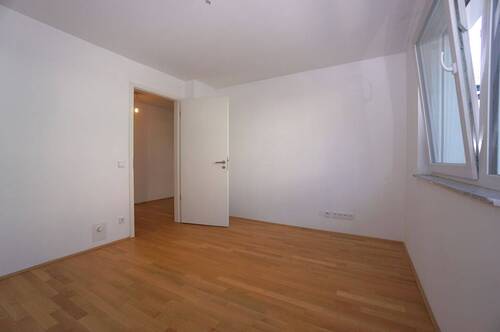 Schlafzimmer Ansicht 2 - 