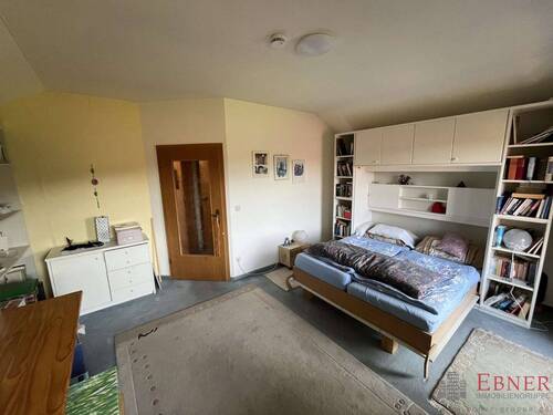 1540 Schlafzimmer 1 - Etagenwohnung mit 75,70 m&sup2; in Drachselsried zum Kaufen