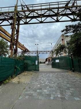 Geländeeinfahrt.jpg - Halle zur Miete in Leipzig