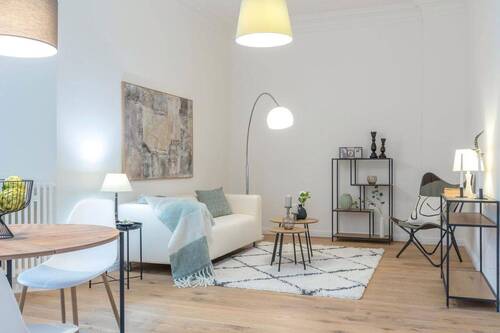 Wohnzimmer (2) - 2 Zimmer Etagenwohnung zum Kaufen in Berlin