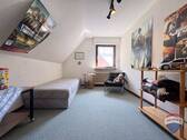 Schlafzimmer 2 OG - 