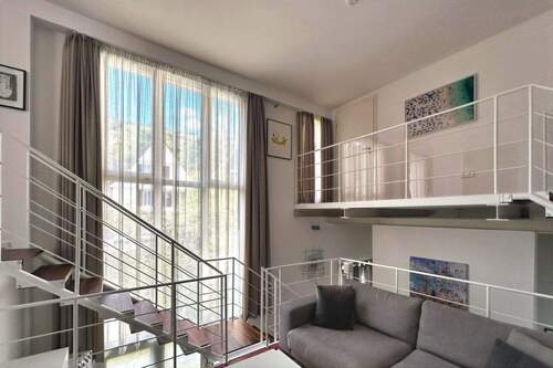 Wohnzimmer (Zwischengeschoss) - 5 Zimmer Etagenwohnung in Stuttgart