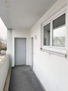 Laubengang mit Zugang zum Appartement - 