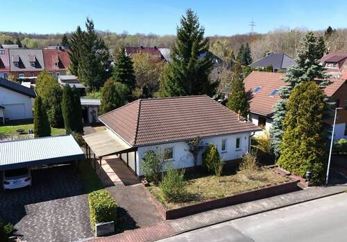 Objektansicht - Ihr neues Zuhause in Top-Lage von Zschornewitz Bungalow mit Terrasse, Gartenhaus und Carport
