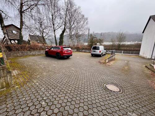 Parken und hintere Zufahrt - 