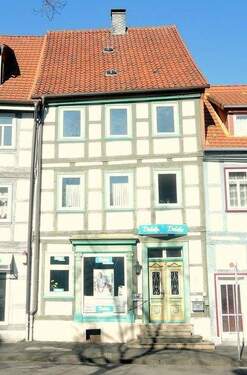 1-Hinter der Kapelle 12, 2.OG 020 - Mieterin gesucht, Renovierte Single Dachgeschosswohnung mit Einbauküche direkt in der Innenstadt