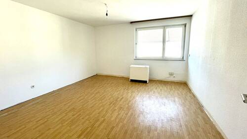 Zimmer 1 - Etagenwohnung mit 104,00 m&sup2; in Lennestadt / Meggen zum Kaufen