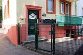 Aussen Eingang - 2 Zimmer Etagenwohnung zur Miete in Neustadt