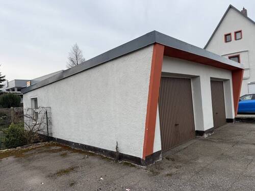 Garagen vorn - 6 Zimmer Mehrfamilienhaus, Wohnhaus zum Kaufen in Mittweida