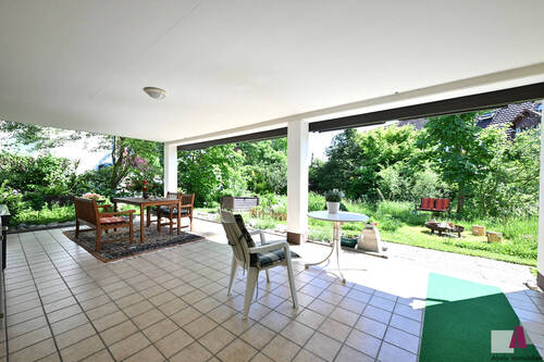 überdachte Terrasse - Mehrfamilienhaus, Wohnhaus mit 271,00 m² in Weil am Rhein zum Kaufen