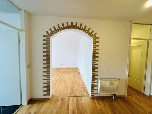 Durchgang zum Wohnzimmer - Etagenwohnung mit 85,00 m&sup2; in Homburg zum Kaufen