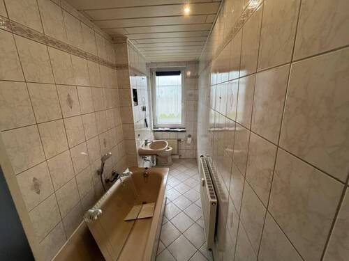 Bad - 3 Zimmer Etagenwohnung zum Kaufen in Mittweida