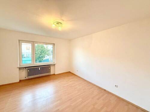 Großzügiges Schlafzimmer ähnlich 1 - 