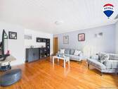 RE/MAX Immobilien DeLux Haus in Saarhölzbach zu verkaufen - 8 Zimmer Reihenmittelhaus zum Kaufen in Mettlach / Saarhölzbach