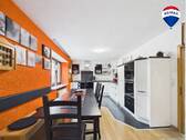 RE/MAX Immobilien DeLux Haus in Saarhölzbach zu verkaufen - 8 Zimmer Reihenmittelhaus in Mettlach / Saarhölzbach